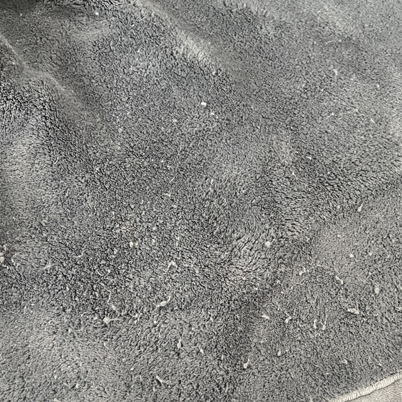 BERKSHIRE BLANKET & HOME CO. Gray Plush Blanket - Picture 2 of 3